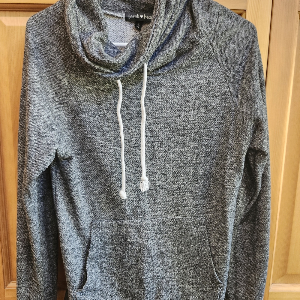 Derek Heart Charcoal Pullover